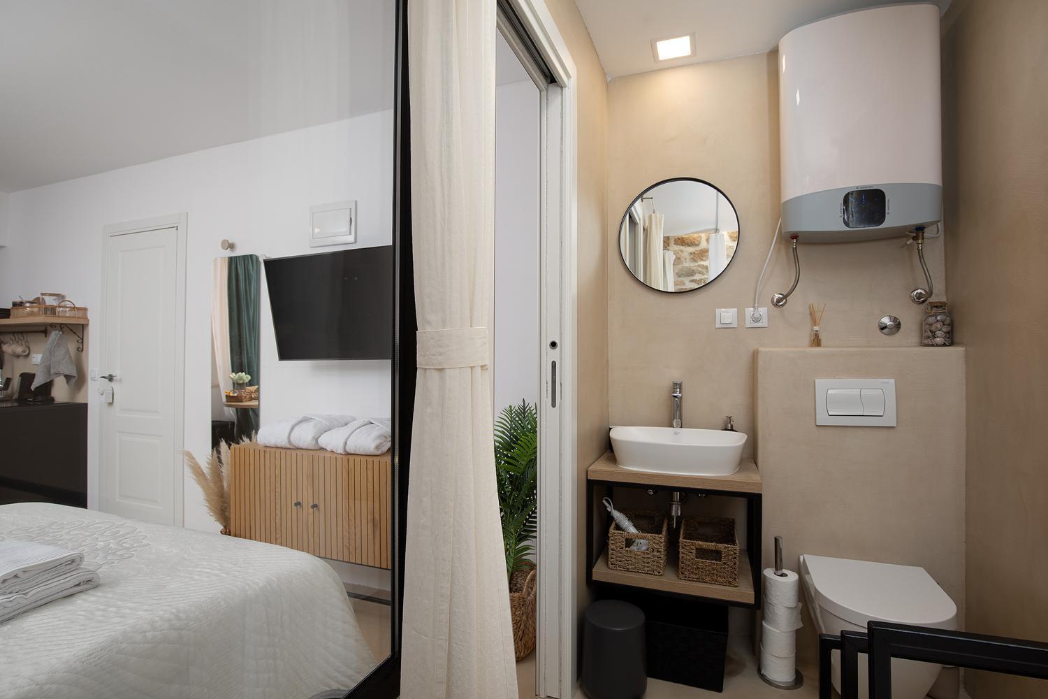 Deluxe Studio In City Center With Free Private Parking Ровинь Экстерьер фото