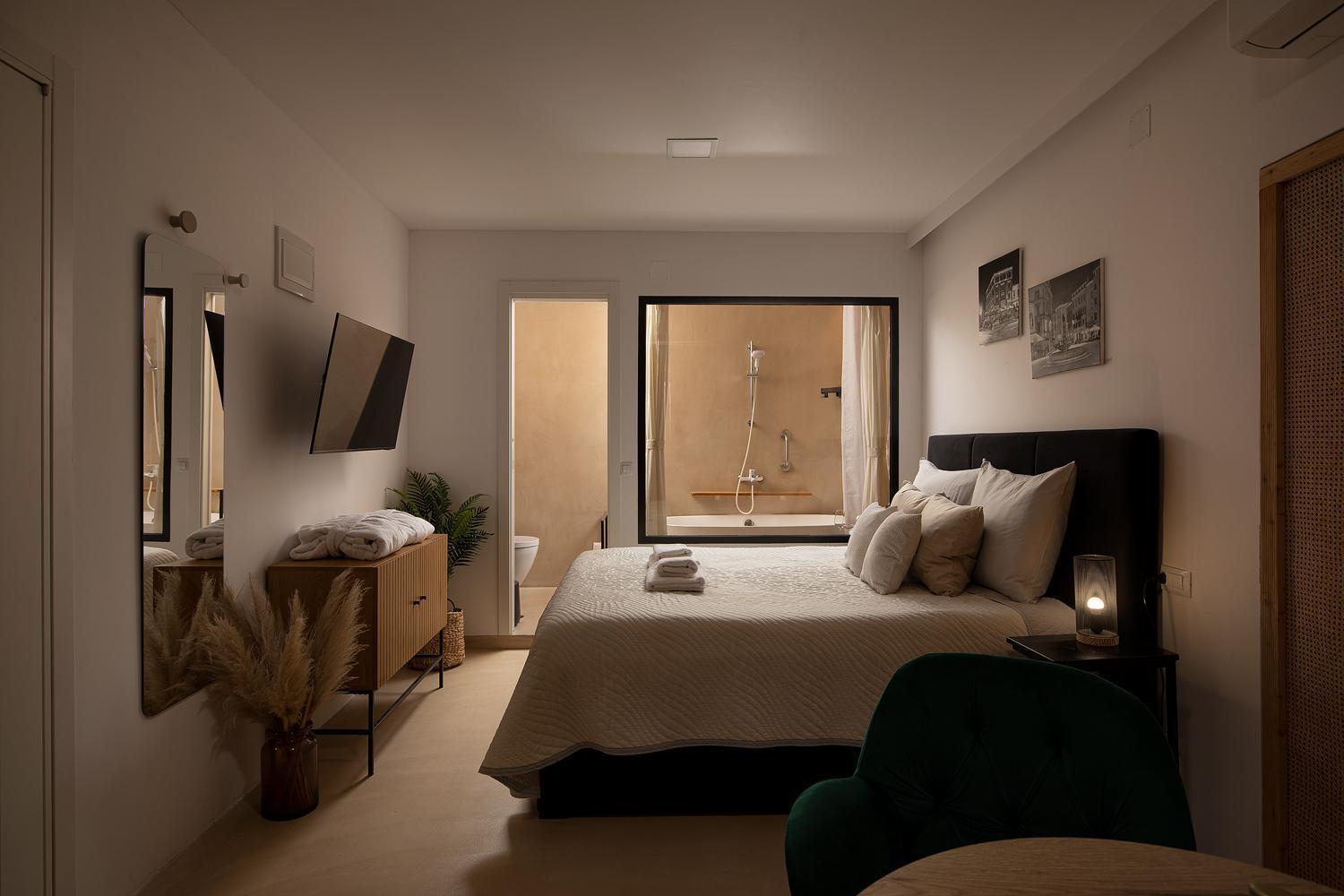 Deluxe Studio In City Center With Free Private Parking Ровинь Экстерьер фото