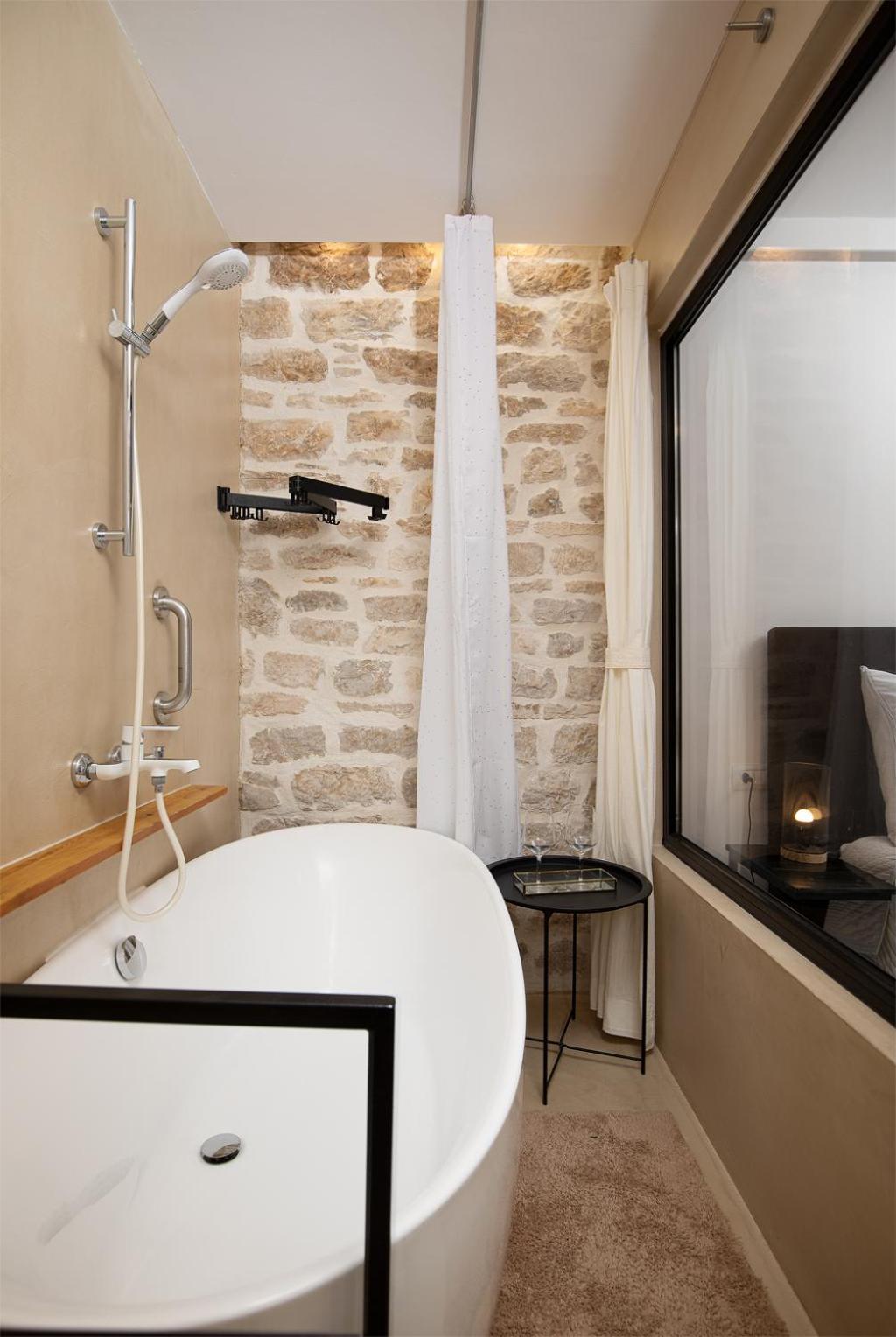 Deluxe Studio In City Center With Free Private Parking Ровинь Экстерьер фото